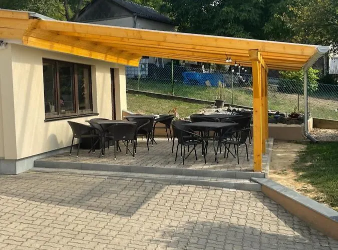 Hibiskus Appartementhaus דירה צ'רסגטומאי