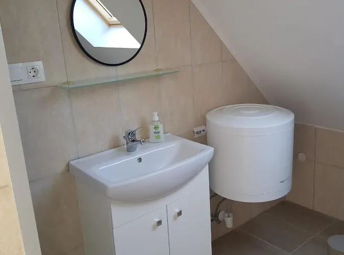 Hibiskus Appartementhaus צ'רסגטומאי